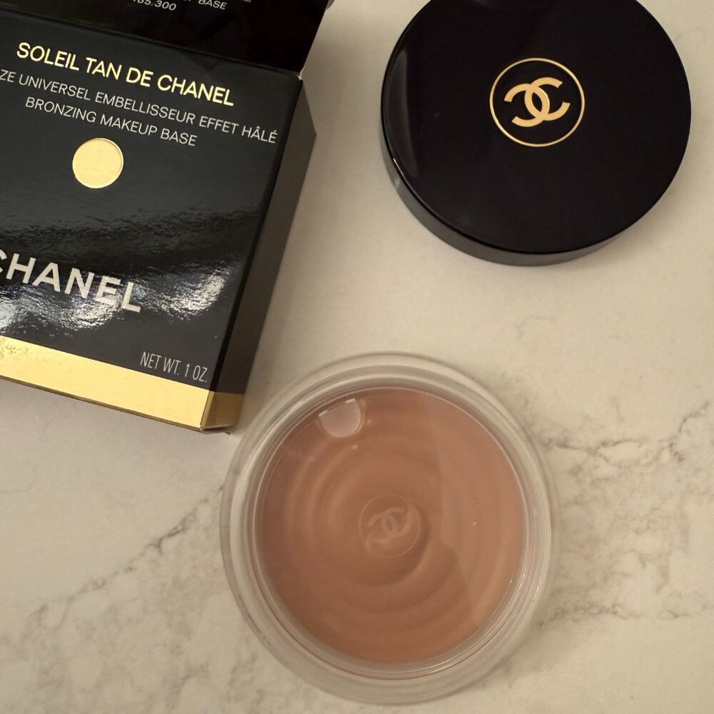Chanel — Soleil Tan De Chanel Bronzer, Original Formula (Discontinued) (NWT) - Picture 5 of 7